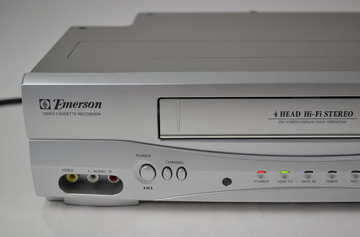 Emerson EWV603 4 Head HIFI Stereo ON-SCREEN MENU Video Player / Recorder (VCR) with 19 Micron Heads