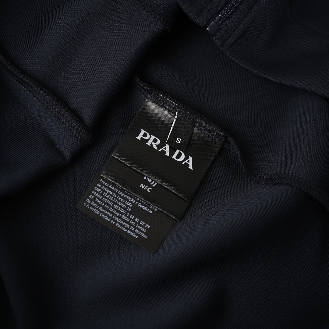 Prada Clothing-367