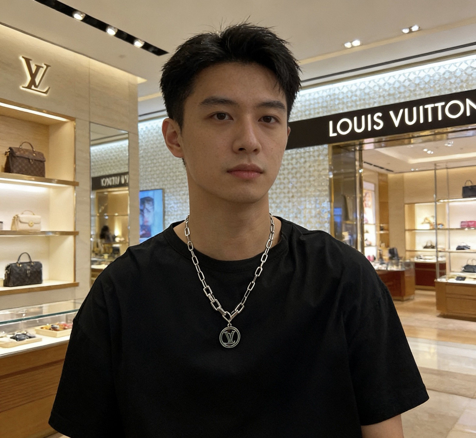 LV necklace-42