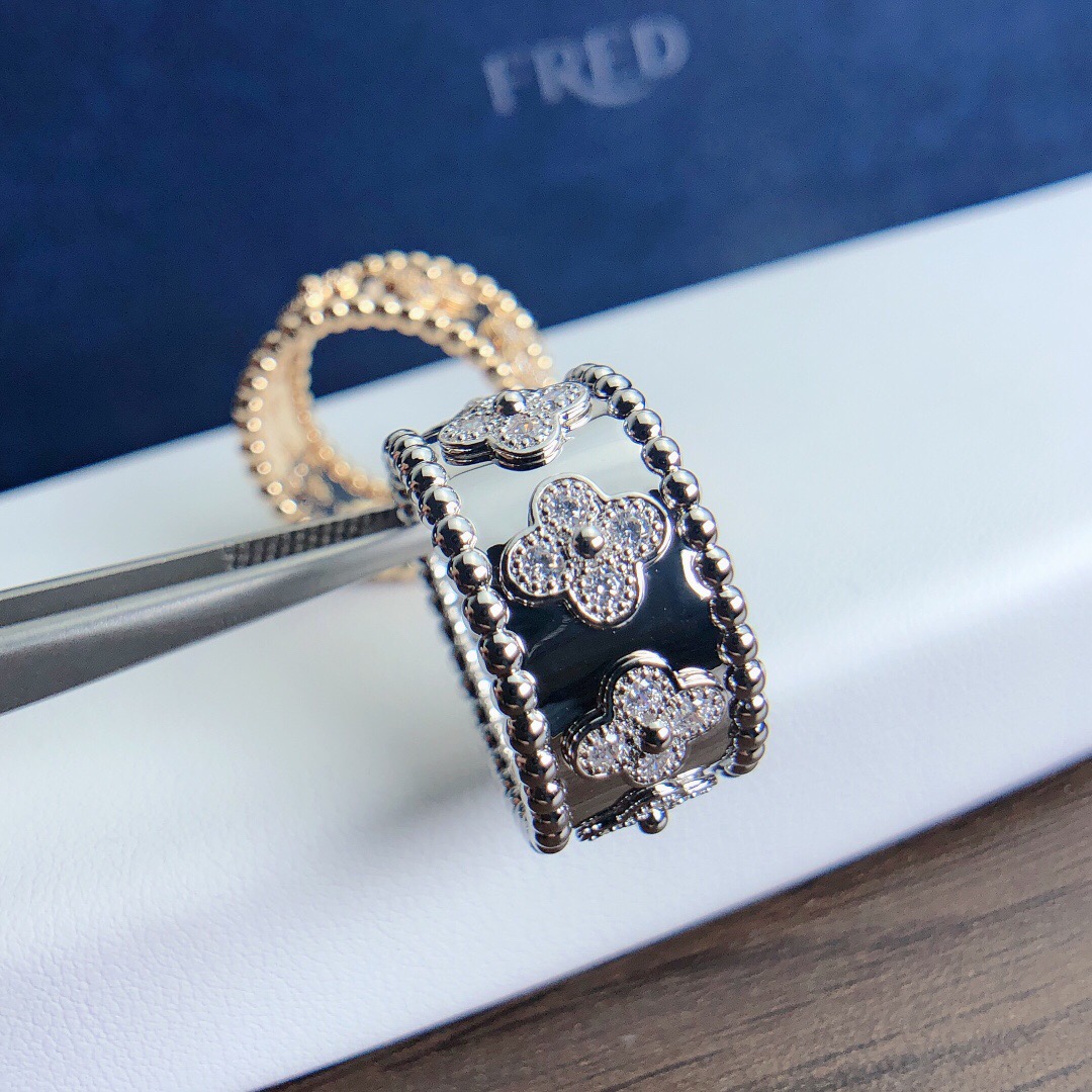 Van Cleef & Arpels ring-109