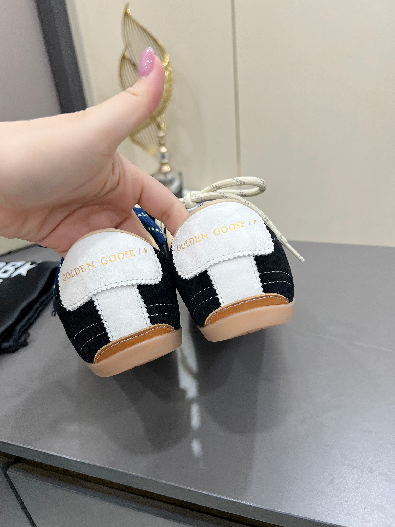 Golden Goose Sneakers-17