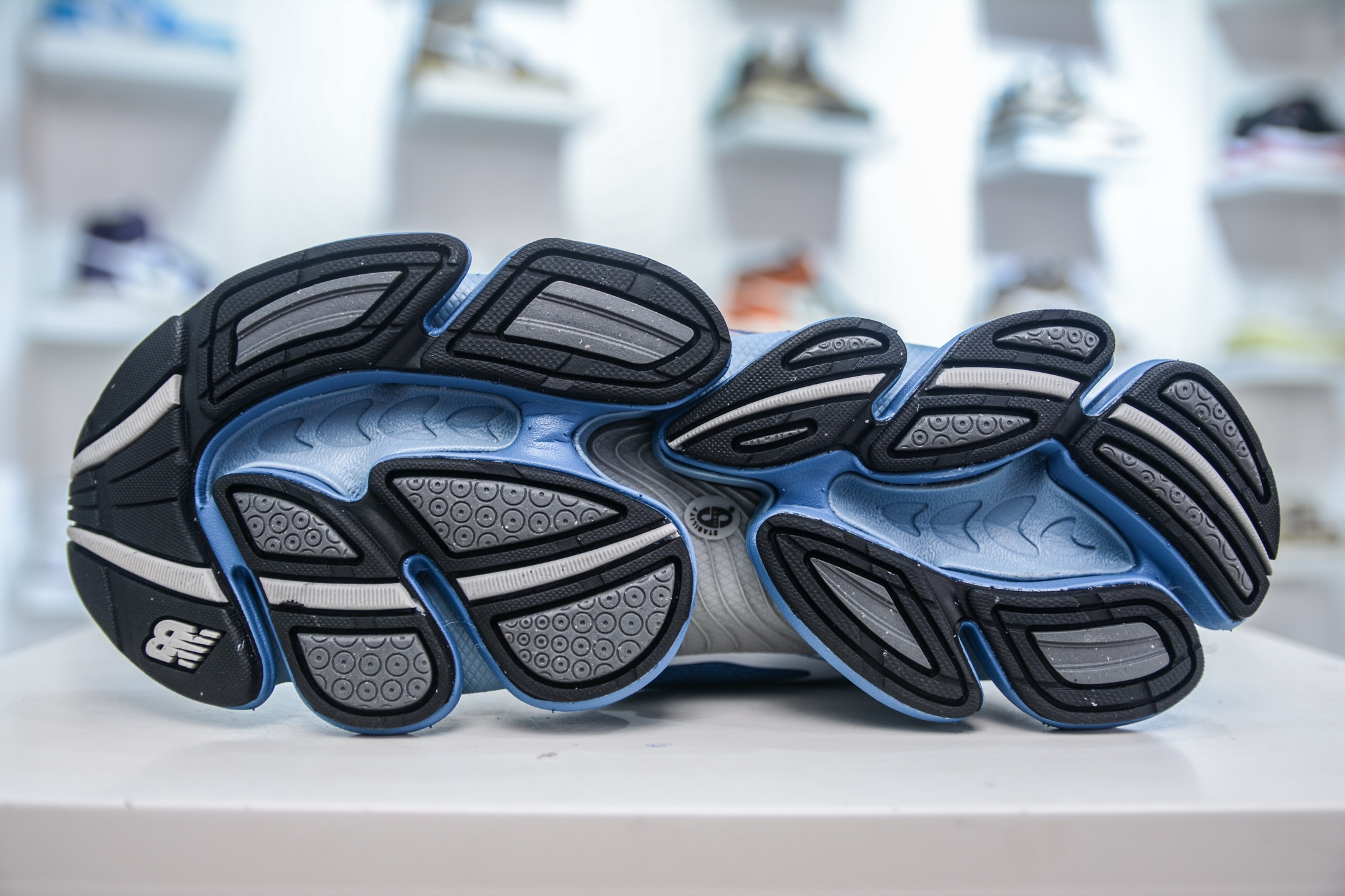 New Balance Sneakers-175