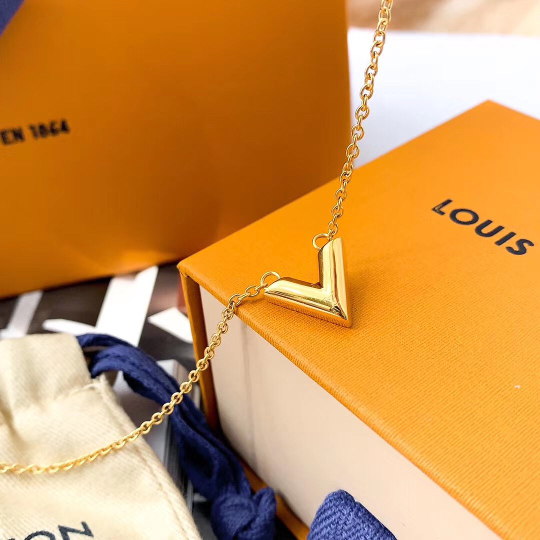 LV necklace-15