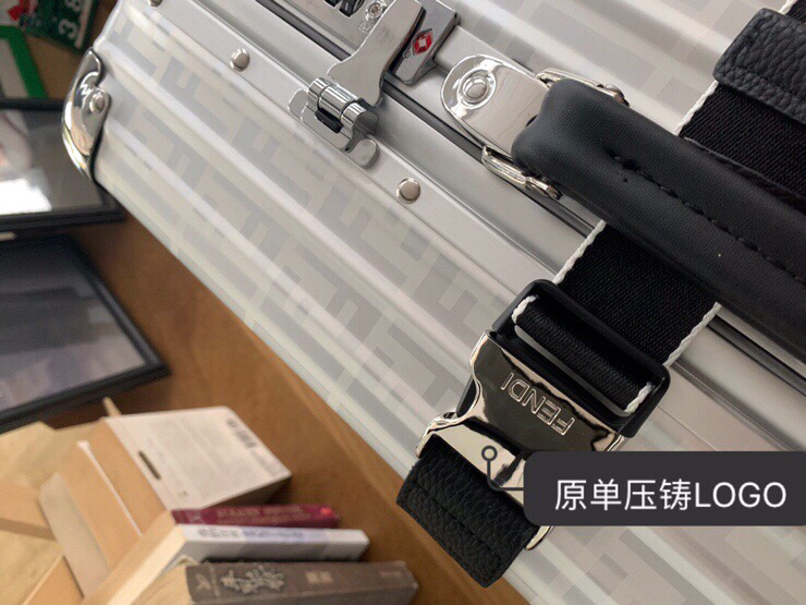 Fendi luggage-13