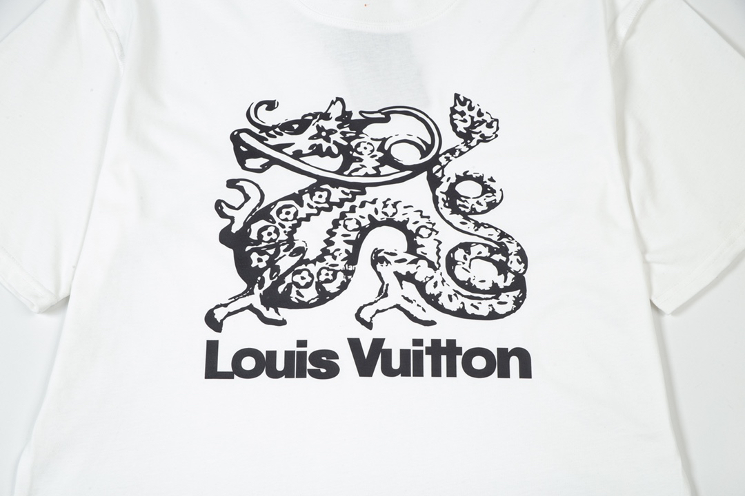 LV clothing-137