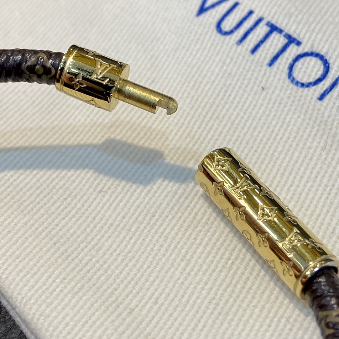 LV Bracelet-80