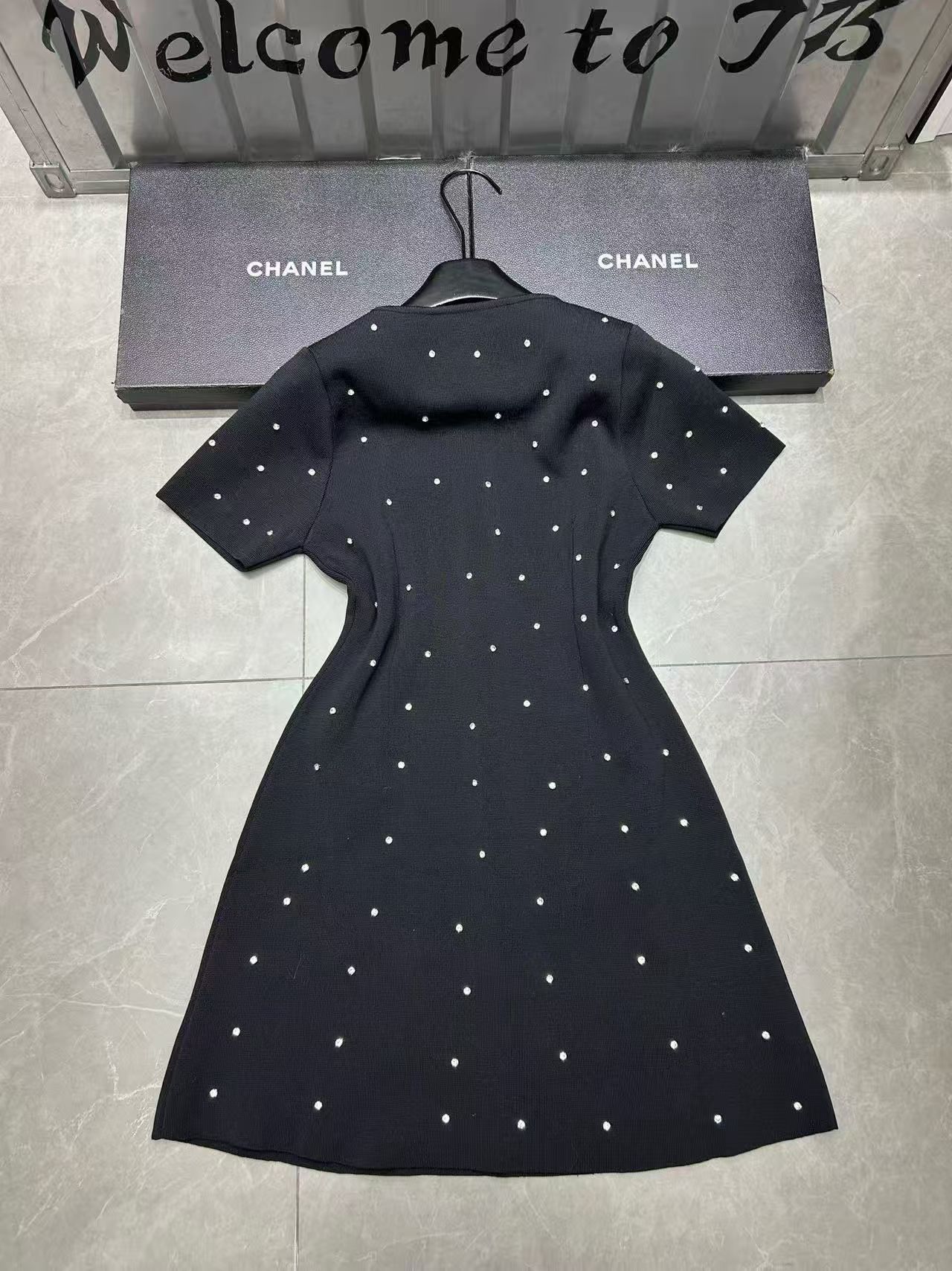 Chanel clothing-115
