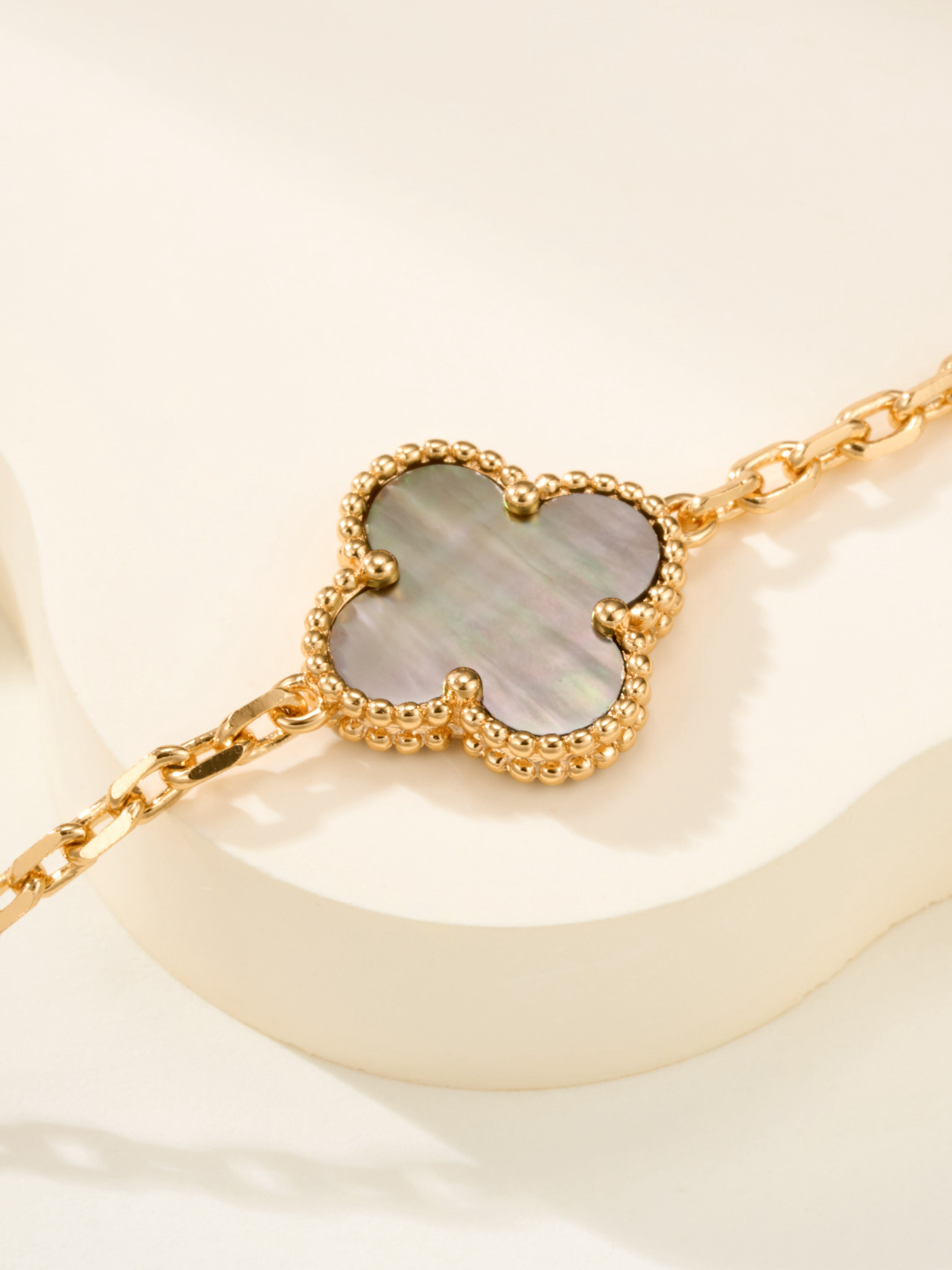 Van Cleef & Arpels Bracelet-84