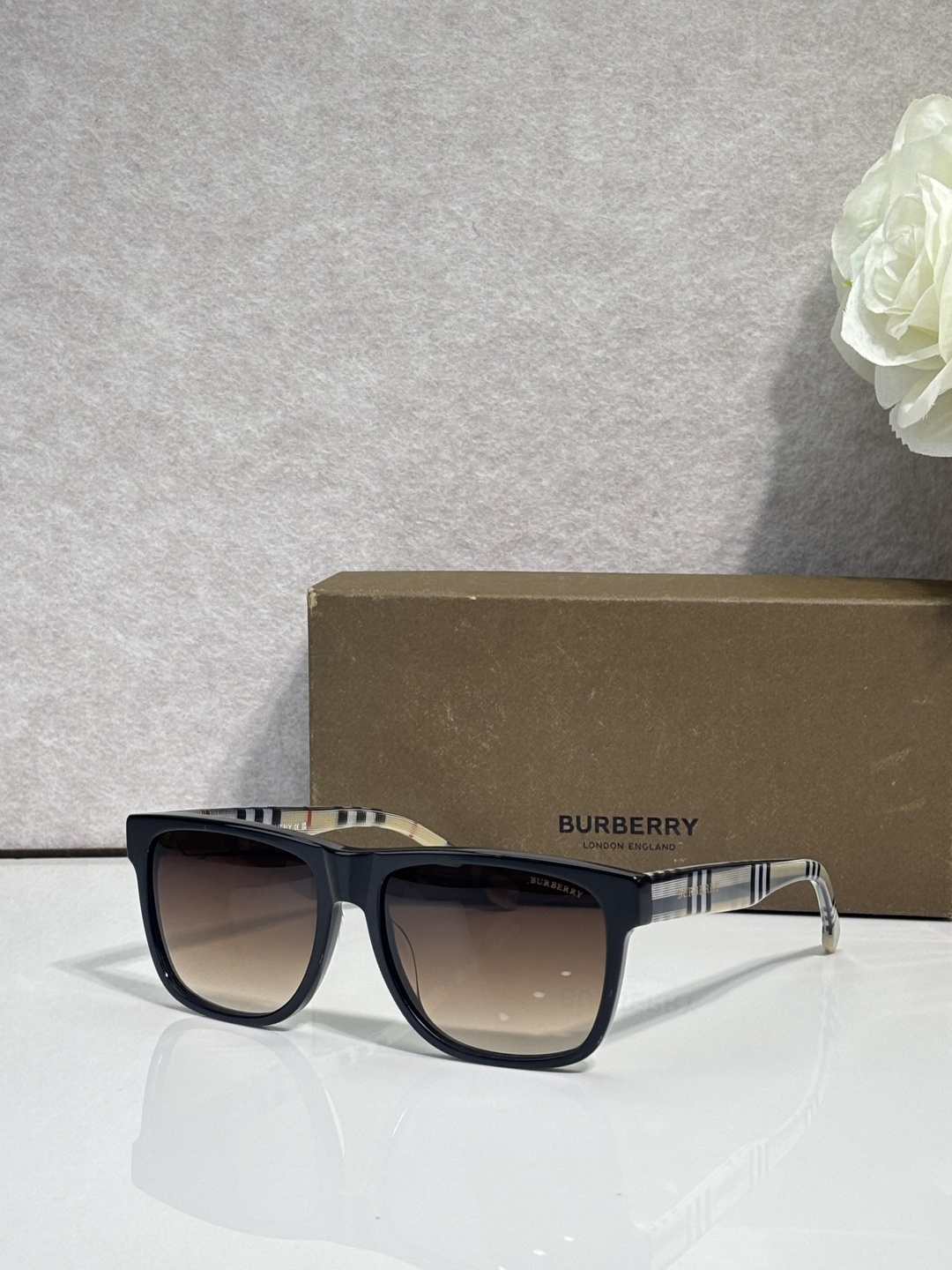 Burberry glasses-52