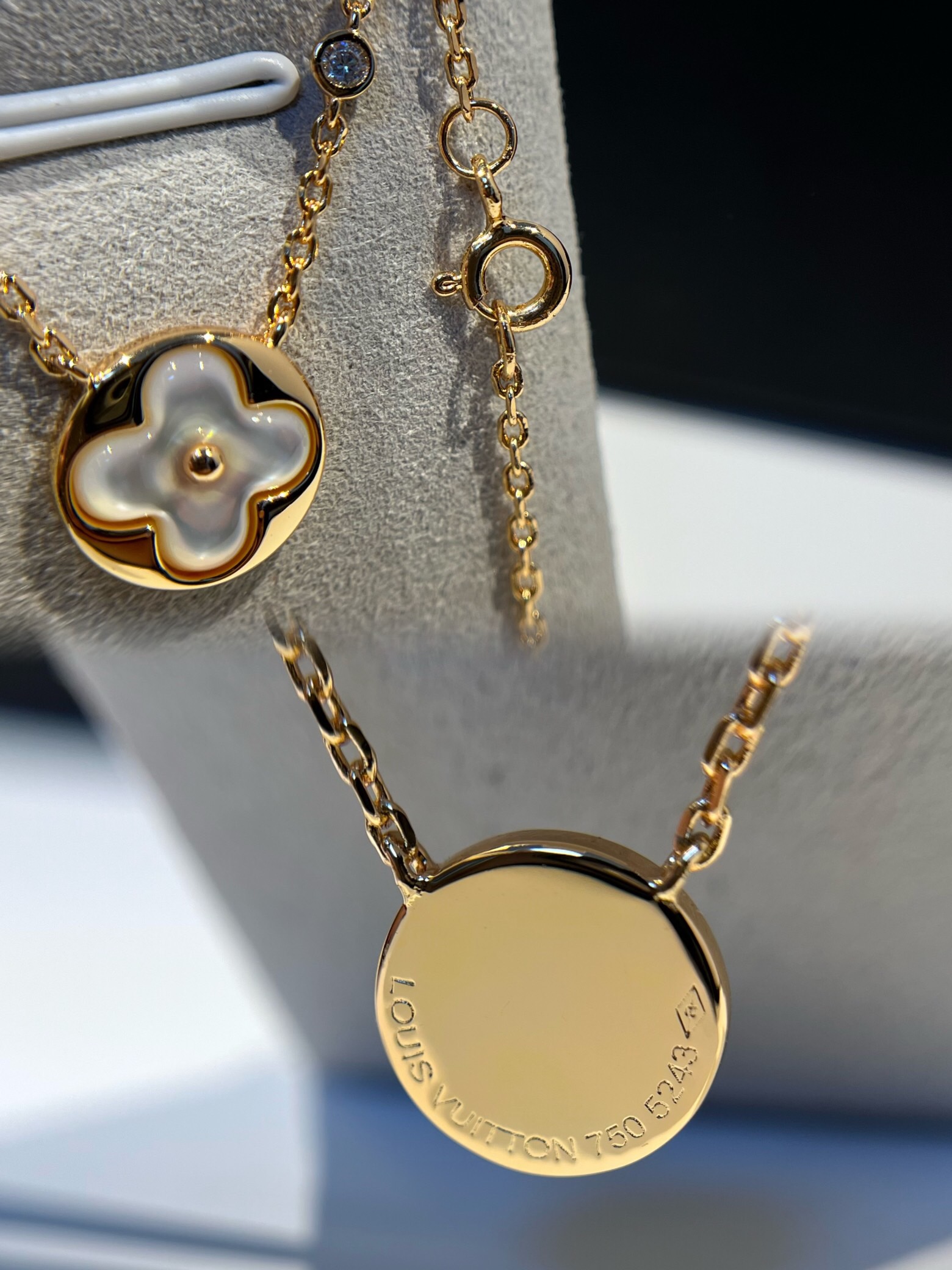 LV necklace-16