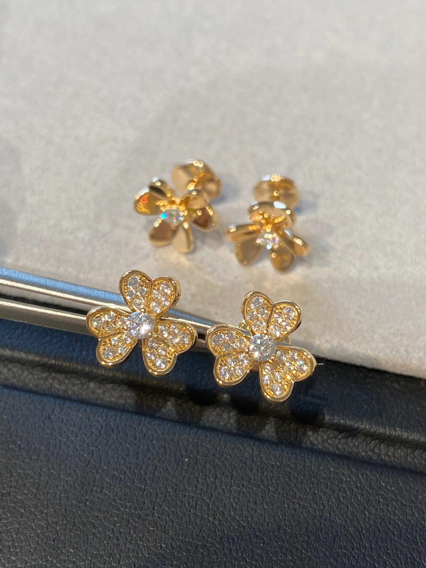 Van Cleef & Arpels earring-103