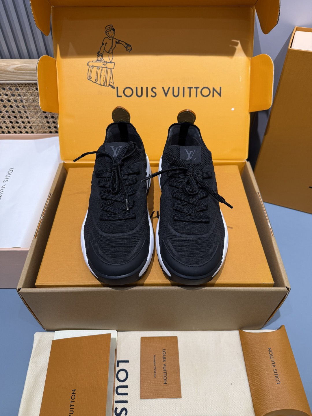 Lv Sneakers-175