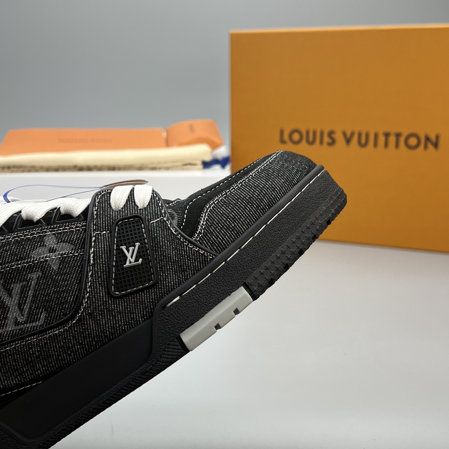 Lv Sneakers-144