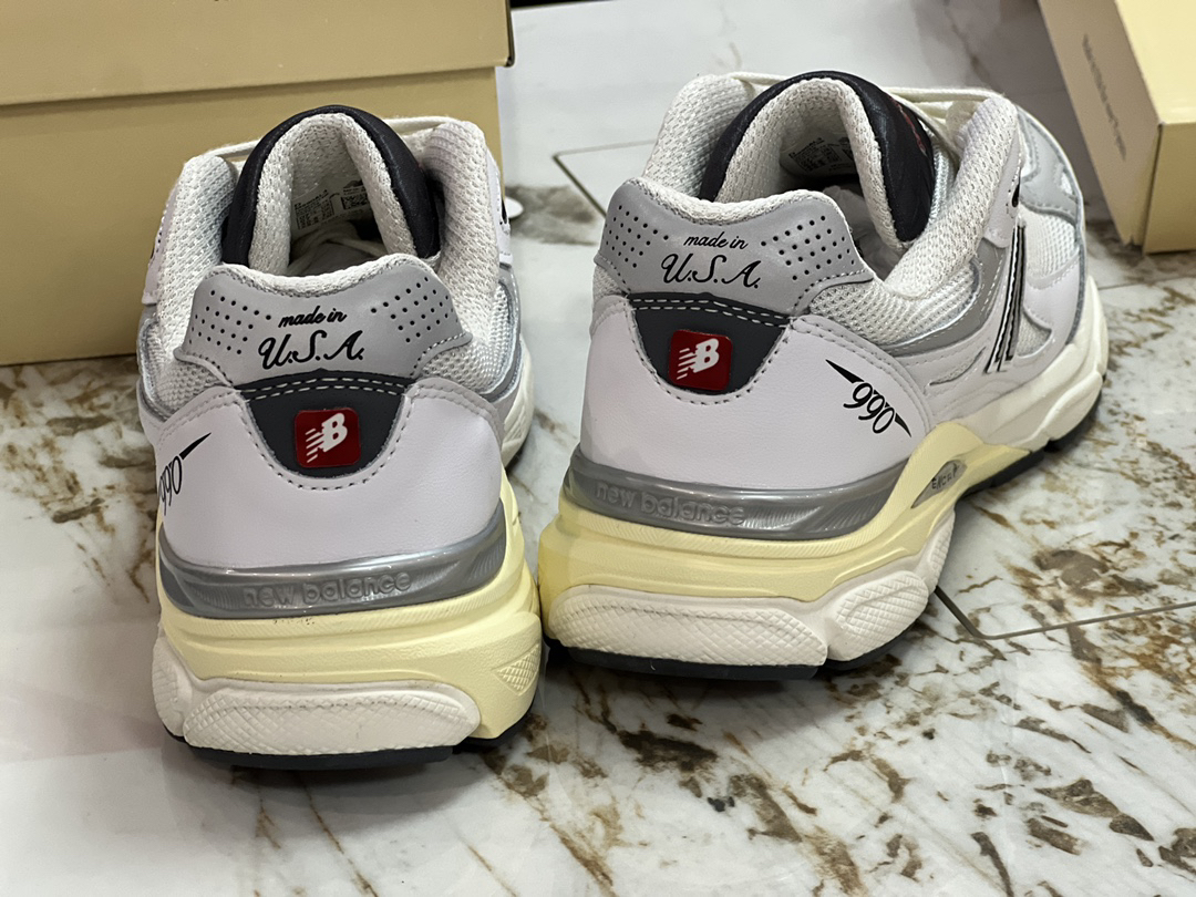New Balance Sneakers-148
