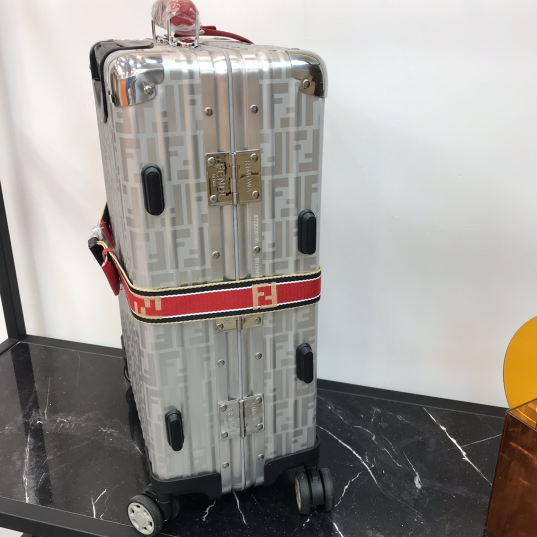 Fendi luggage-9