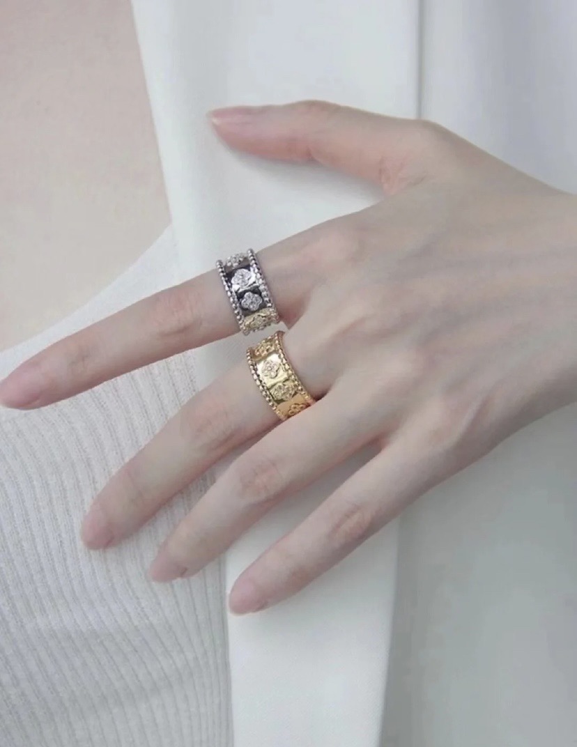 Van Cleef & Arpels ring-72