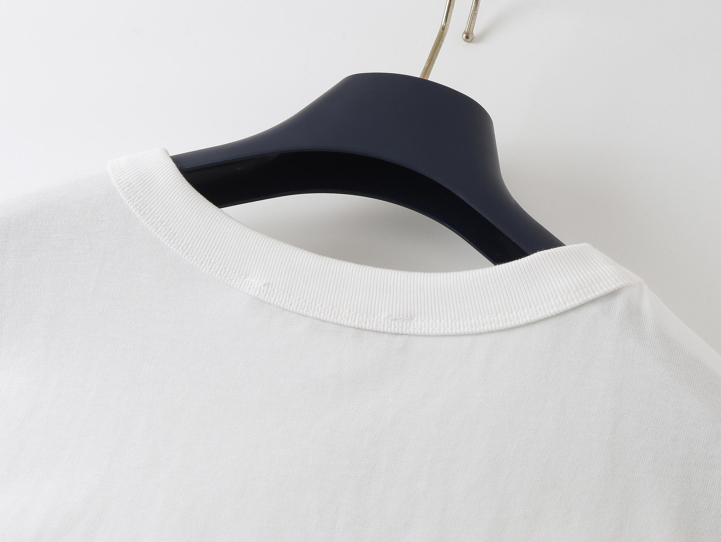 LV clothing-243