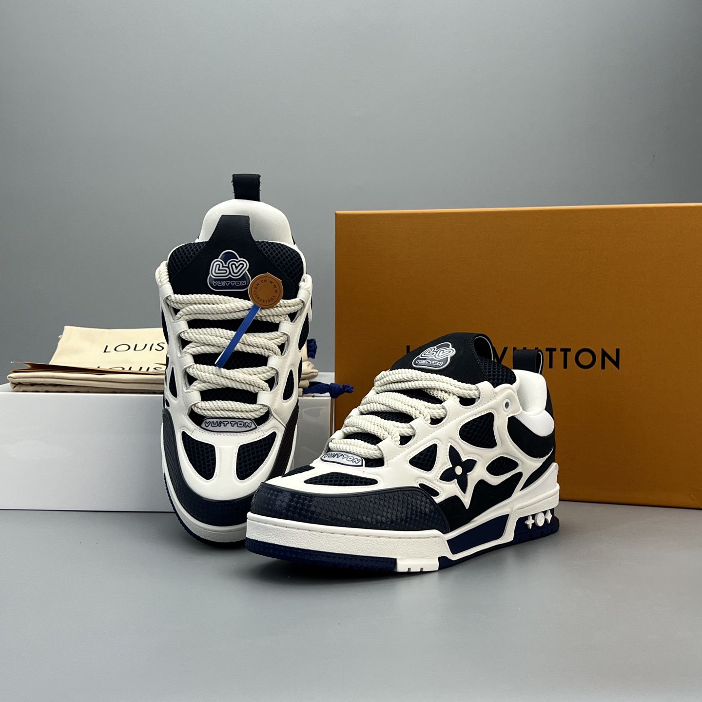 Lv Sneakers-125
