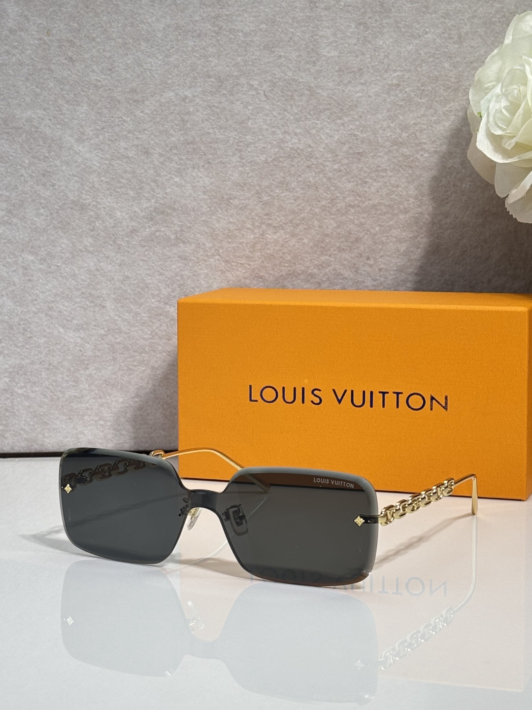 LV glasses-48