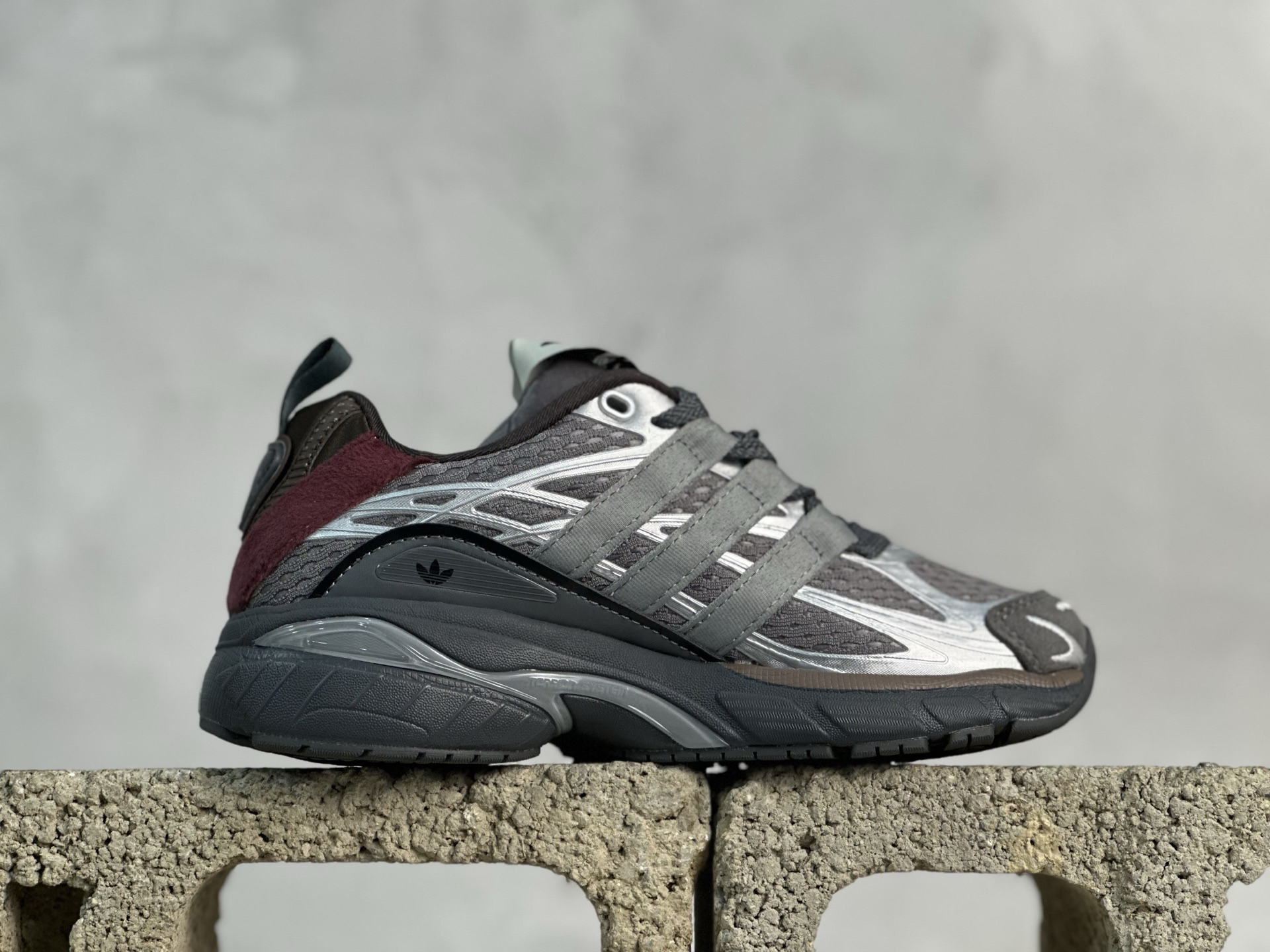 Adidas Sneakers-301