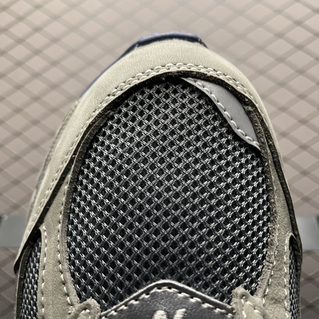 New Balance Sneakers-83