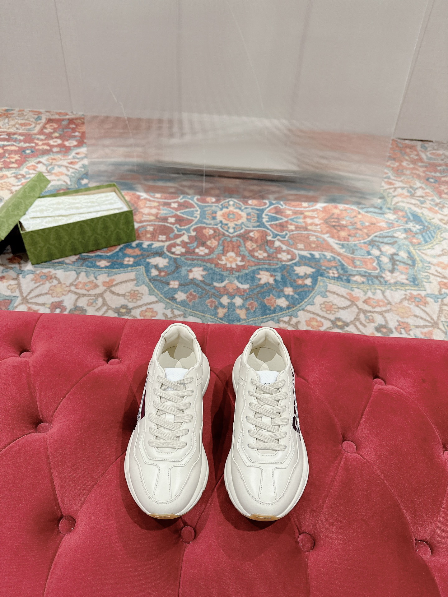 Gucci Sneakers-211