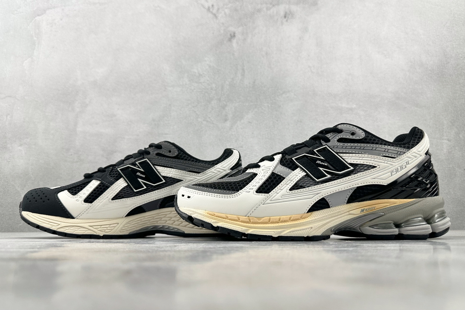 New Balance Sneakers-174