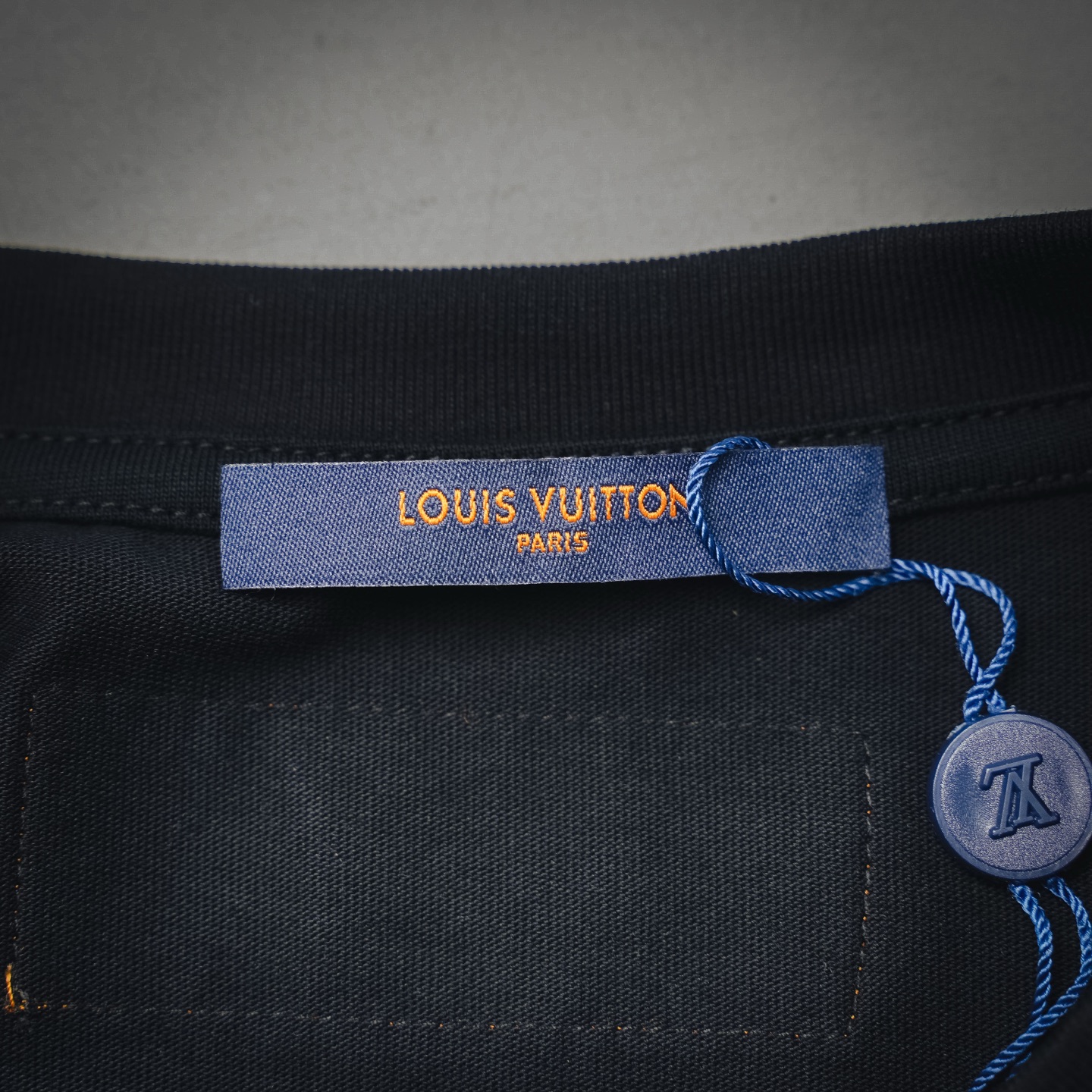 LV Clothing-327