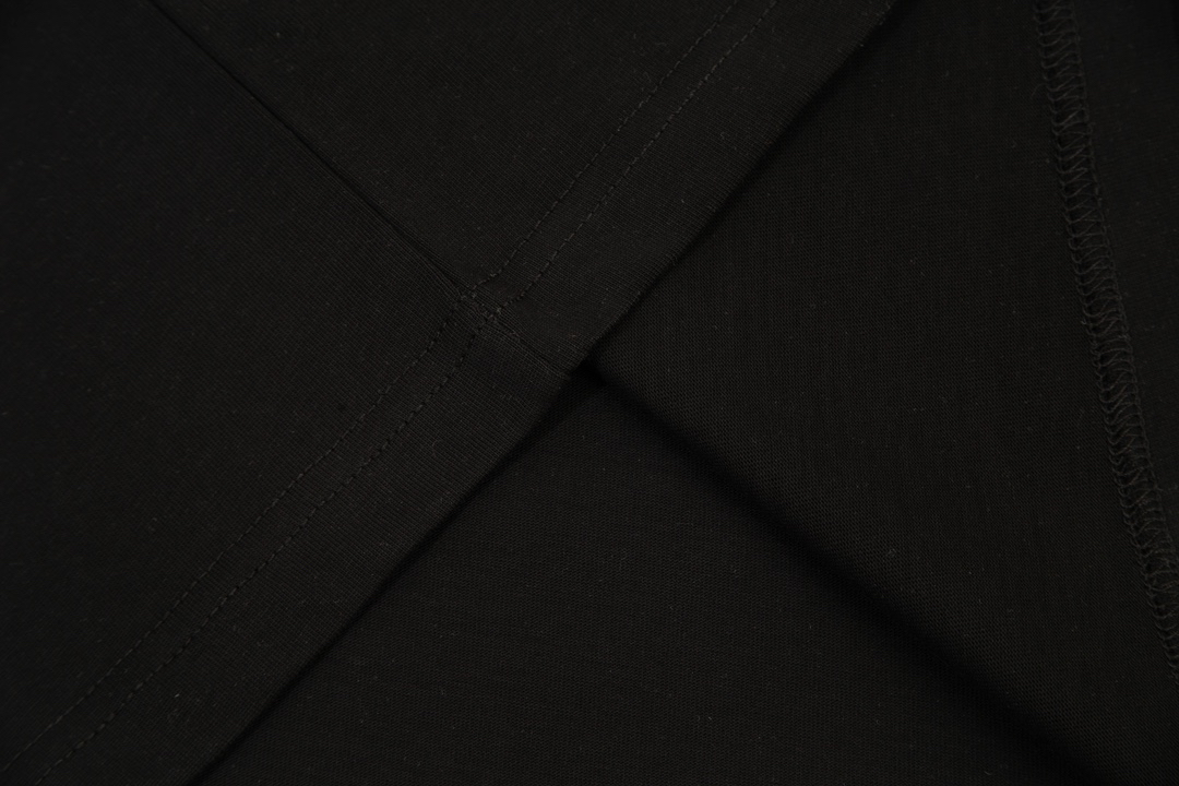 LV clothing-60