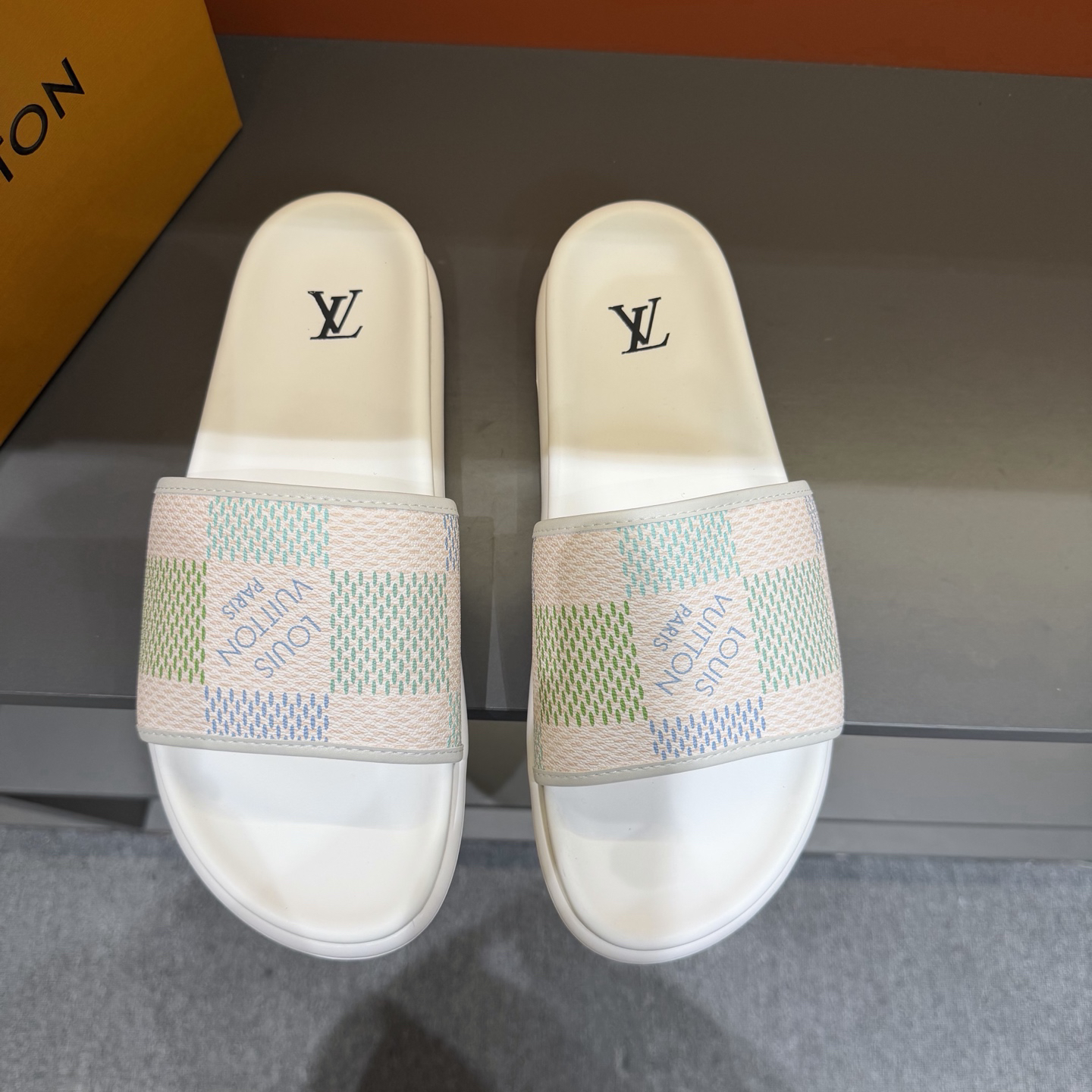 LV Summer footwear
