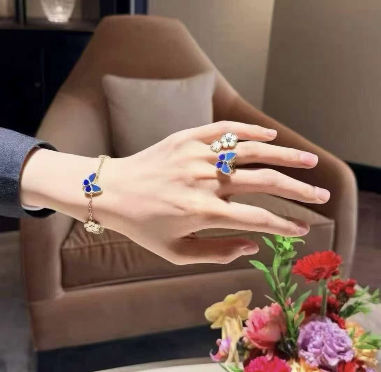 Van Cleef & Arpels ring-86