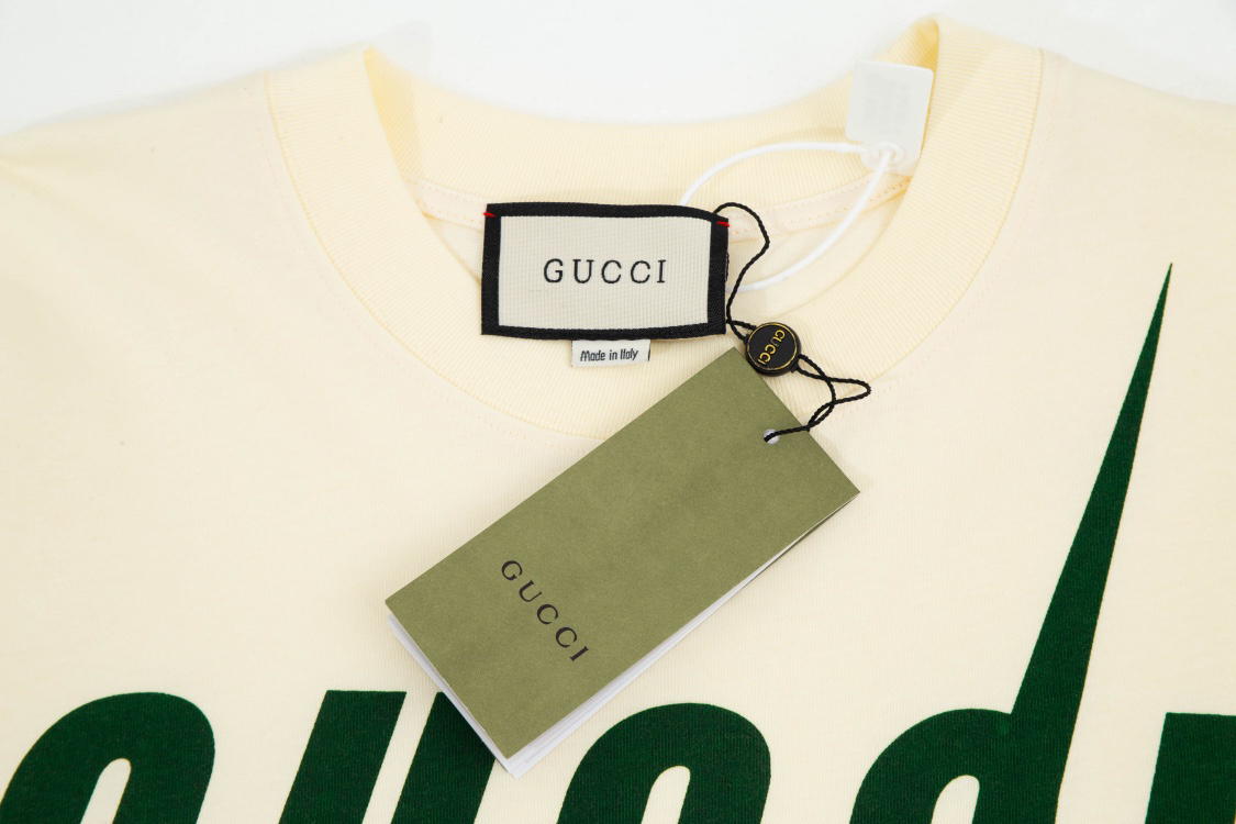 Gucci clothing-46