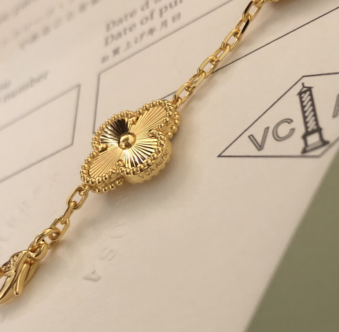 Van Cleef & Arpels Bracelet-36