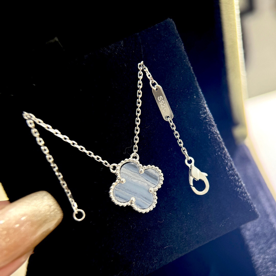 Van Cleef & Arpels necklace-132