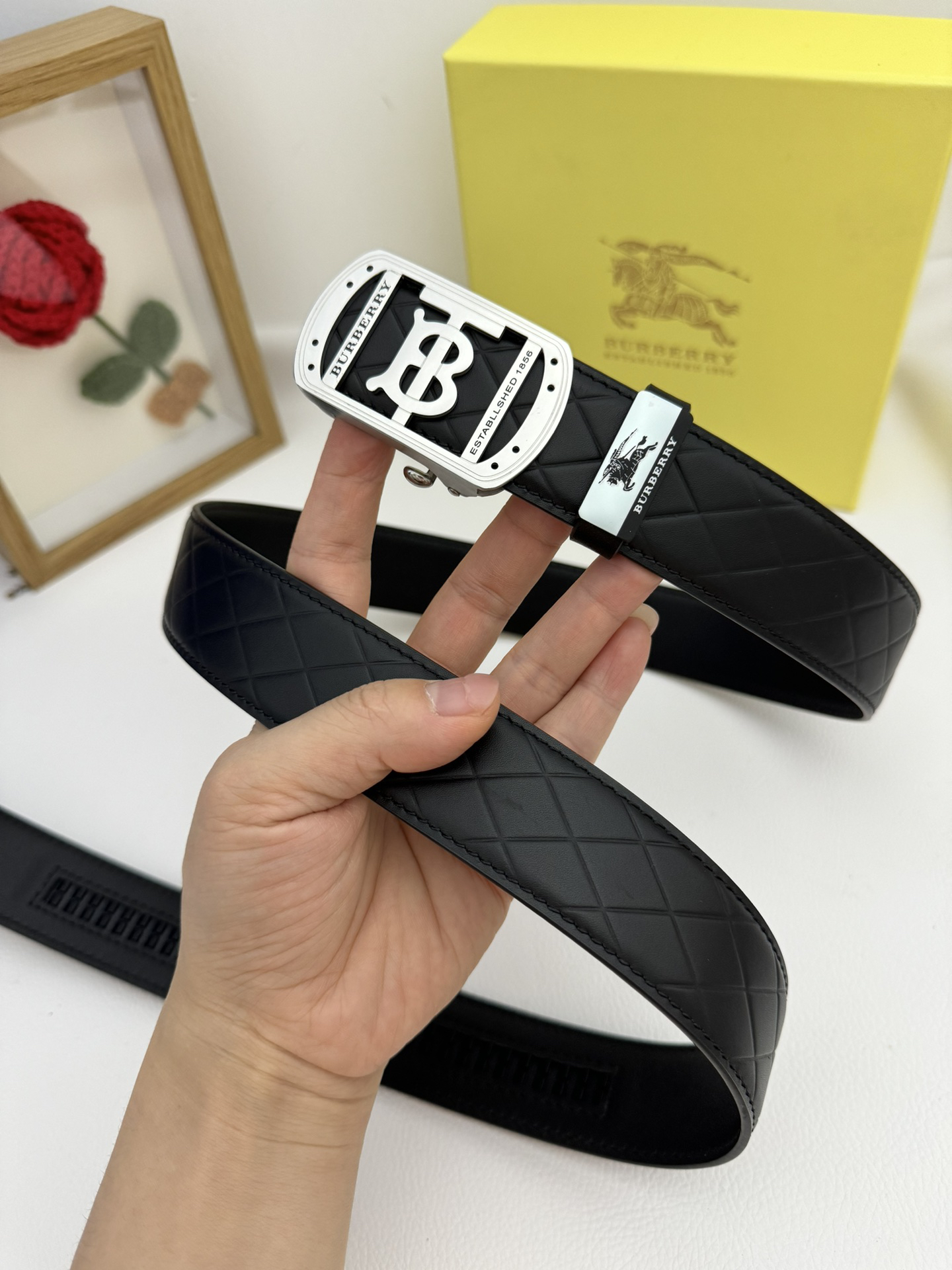 Burberry belt-75