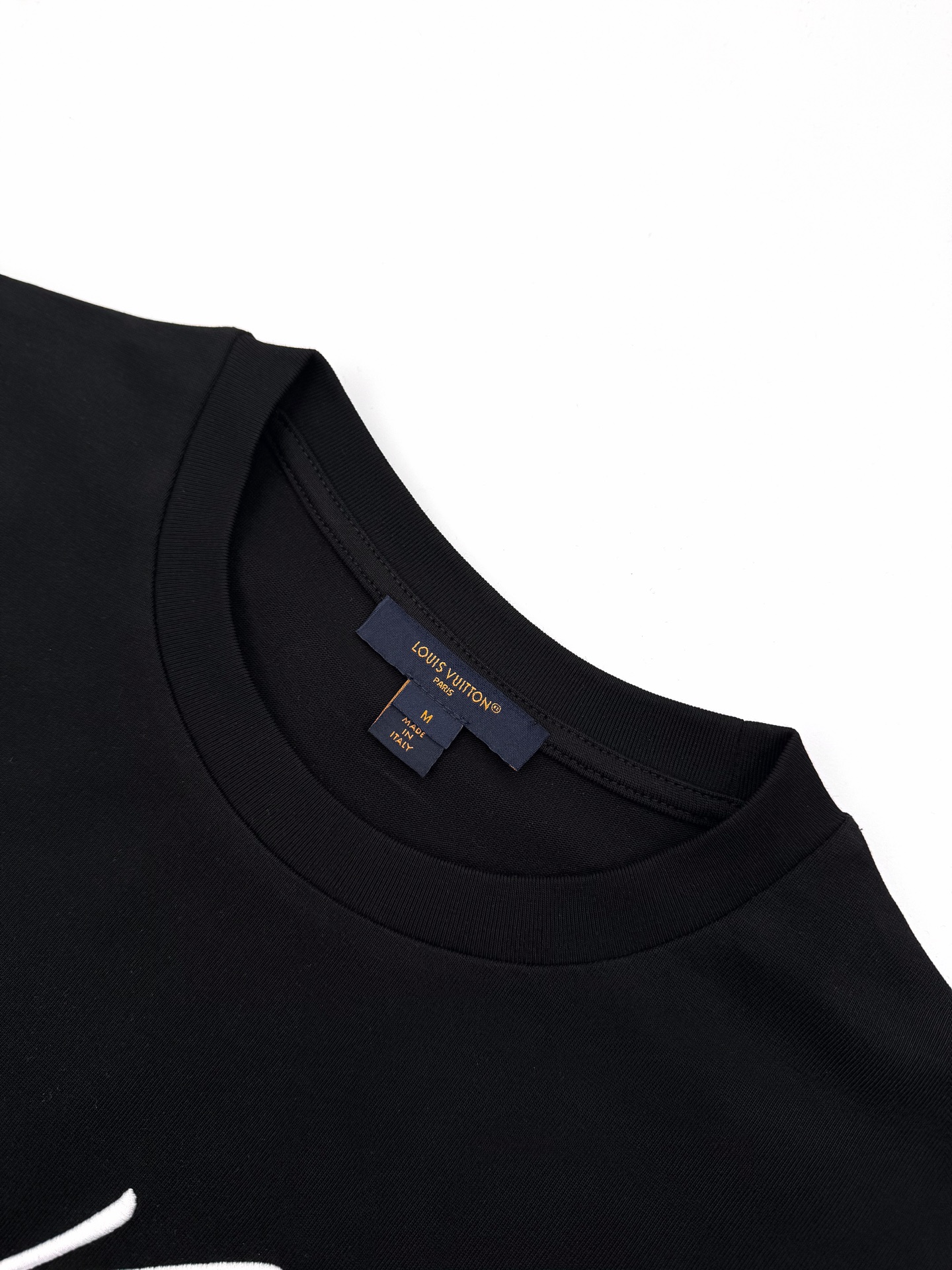 LV clothing-202