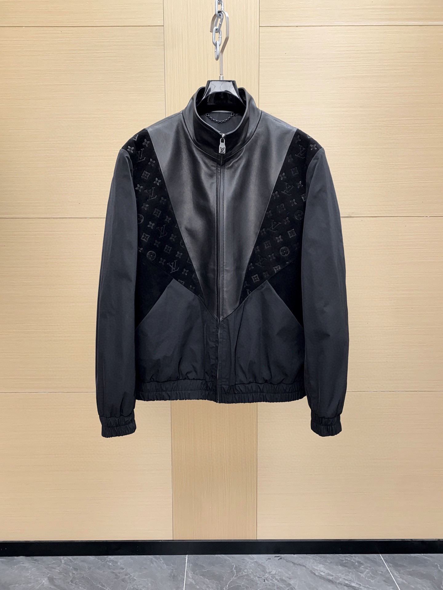 LV Clothing-272