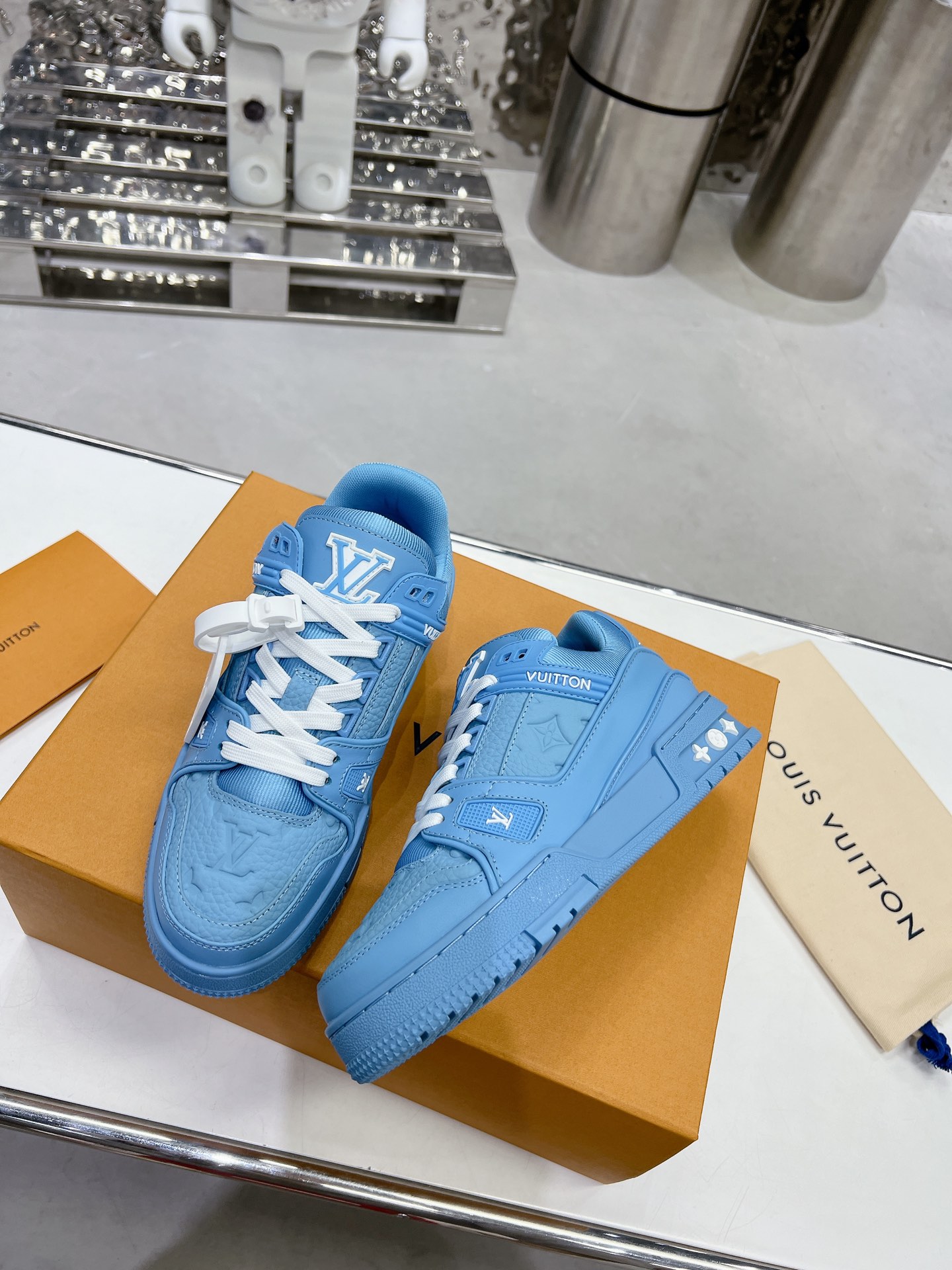 Lv Sneakers-11