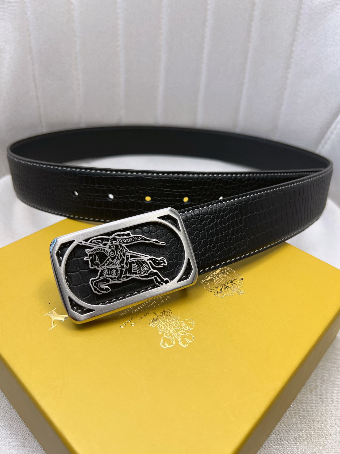 Burberry belt-81