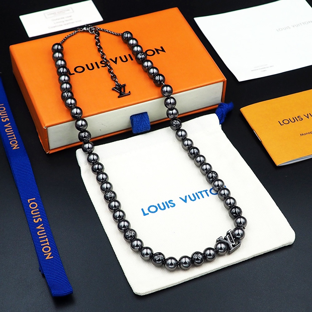 LV necklace-64