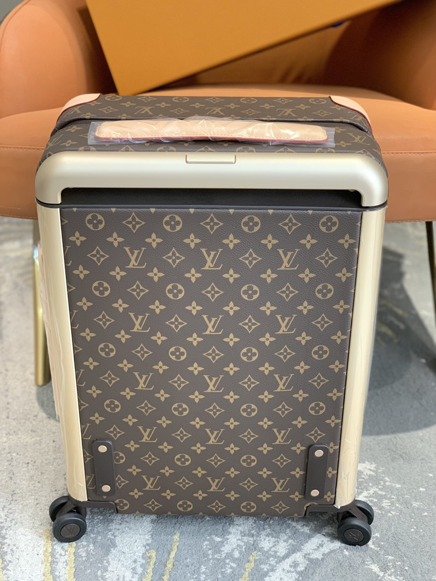 LV luggage-35