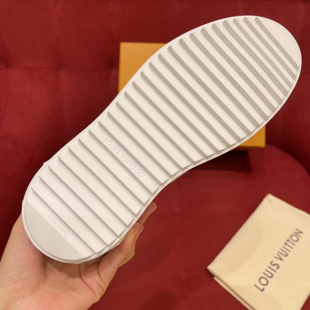 Lv Sneakers-102