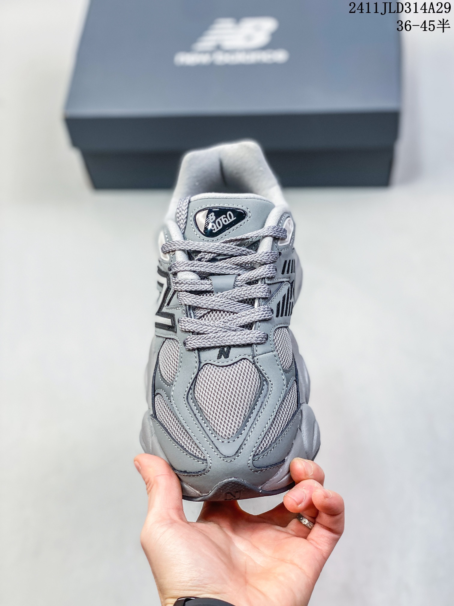 New Balance Sneakers-357