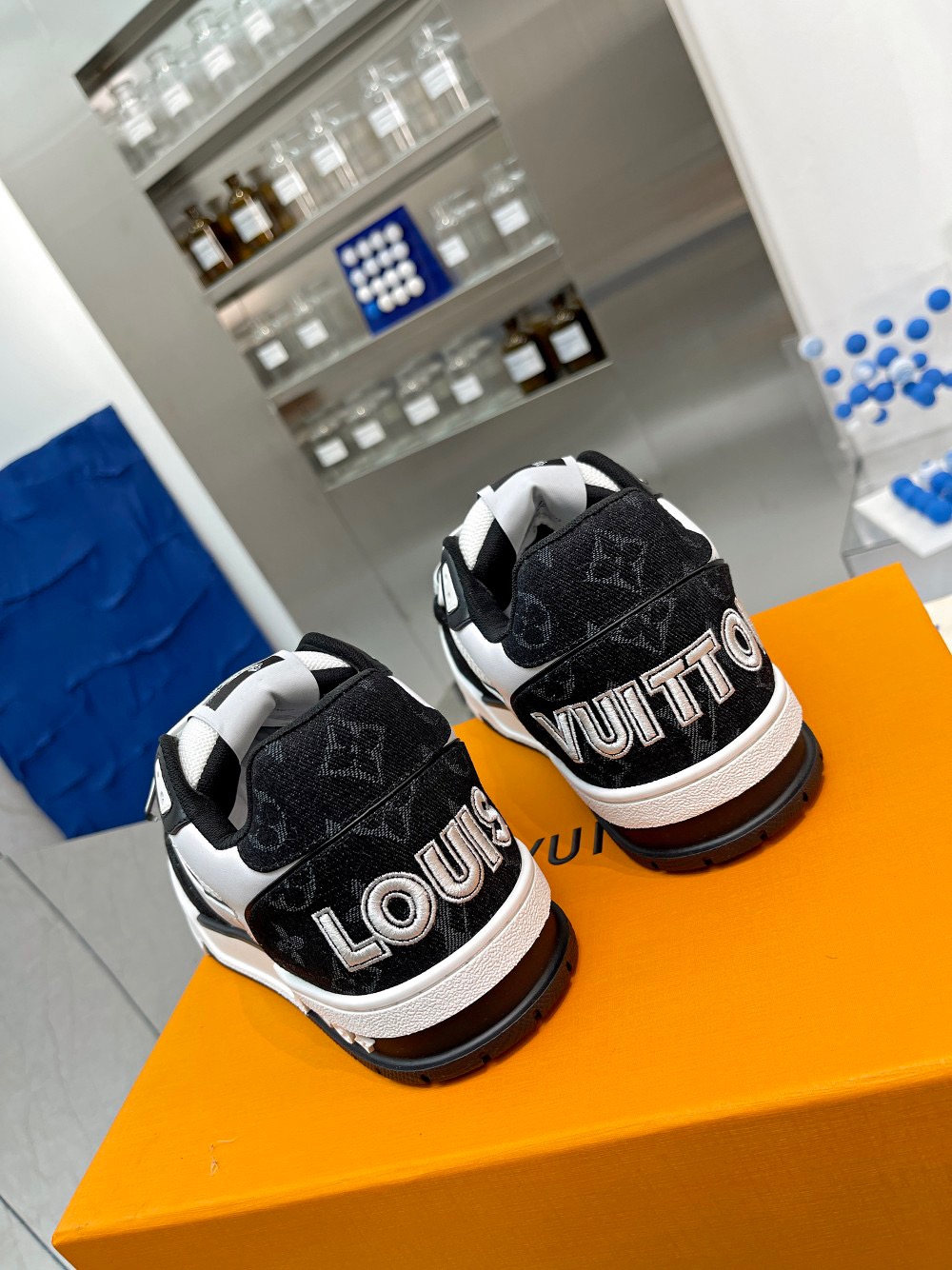 Lv Sneakers-158