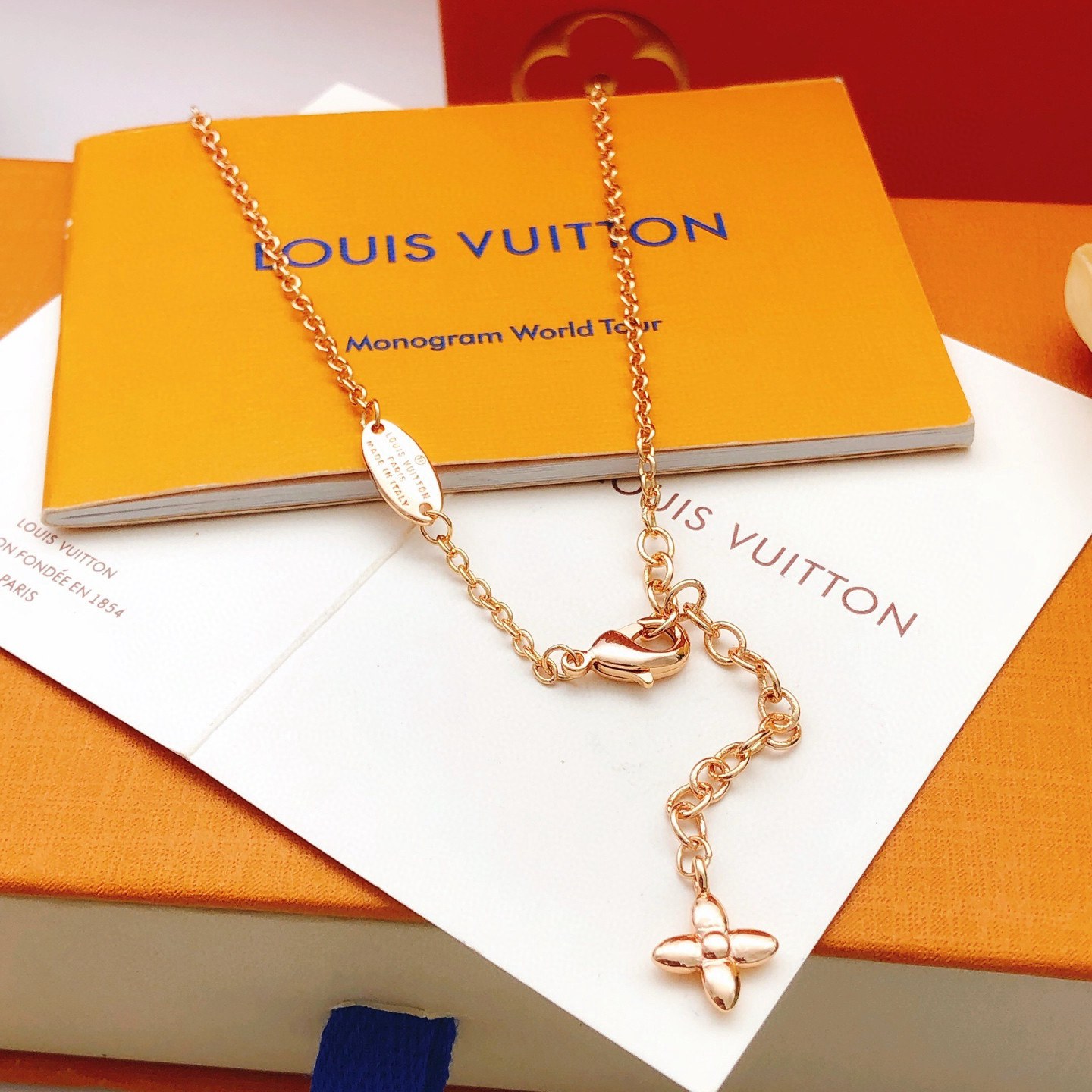 LV necklace-75