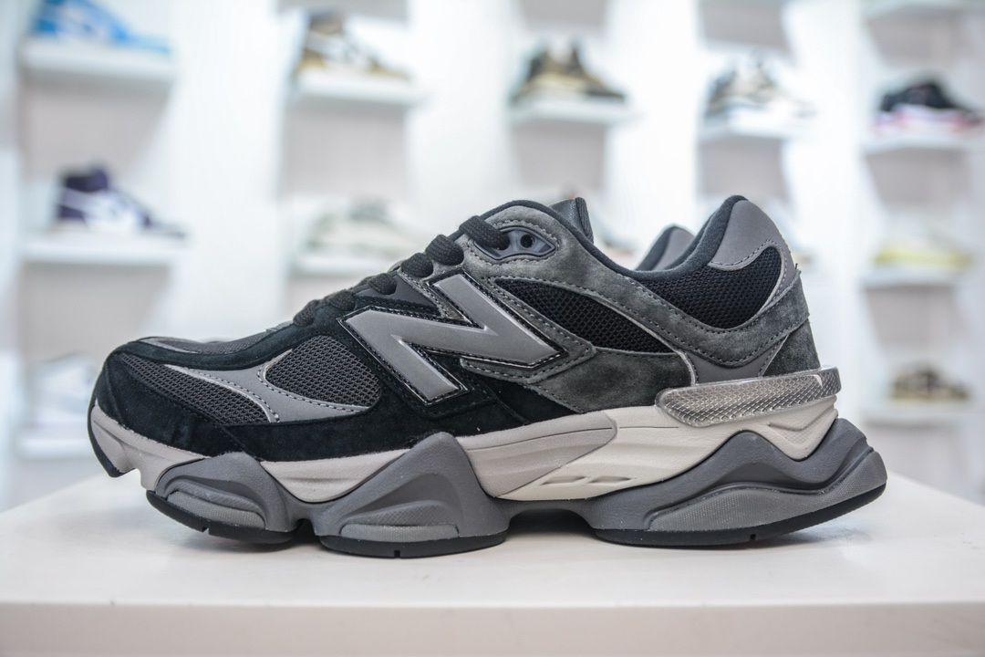 New Balance Sneakers-24