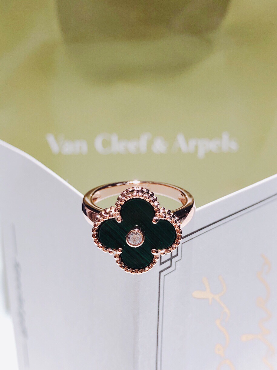 Van Cleef & Arpels ring-75