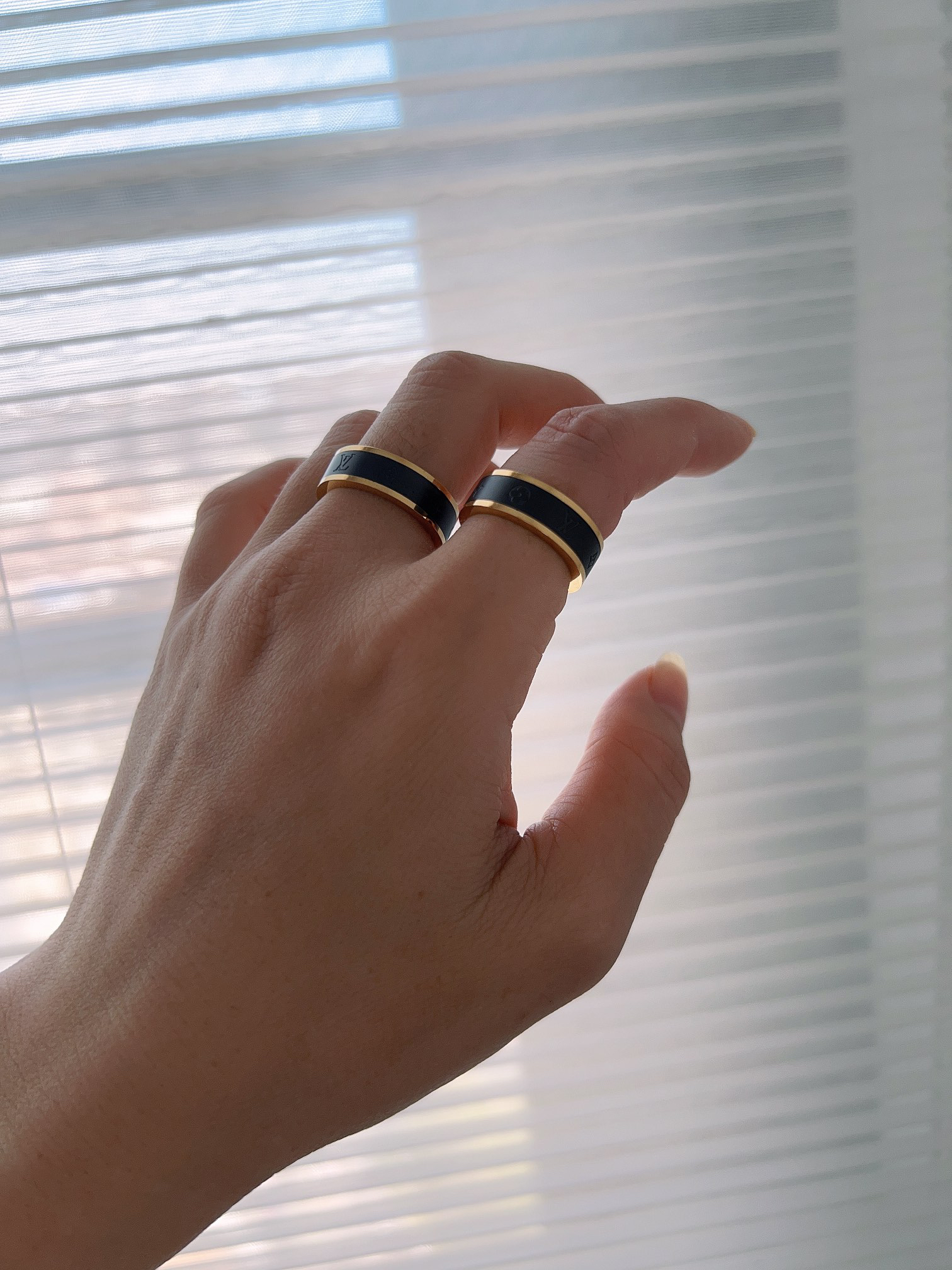 LV ring-76