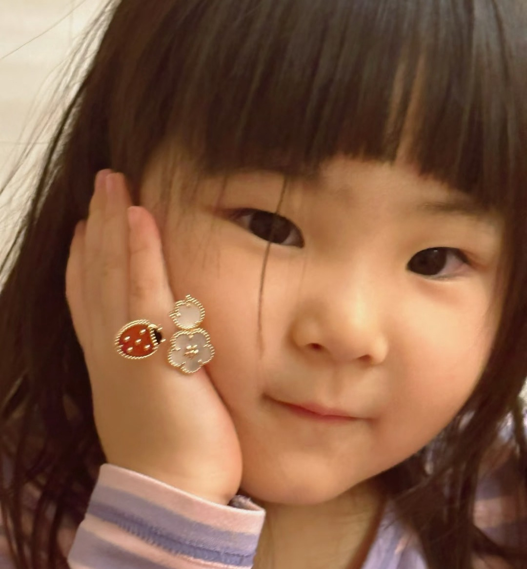 Van Cleef & Arpels ring-32