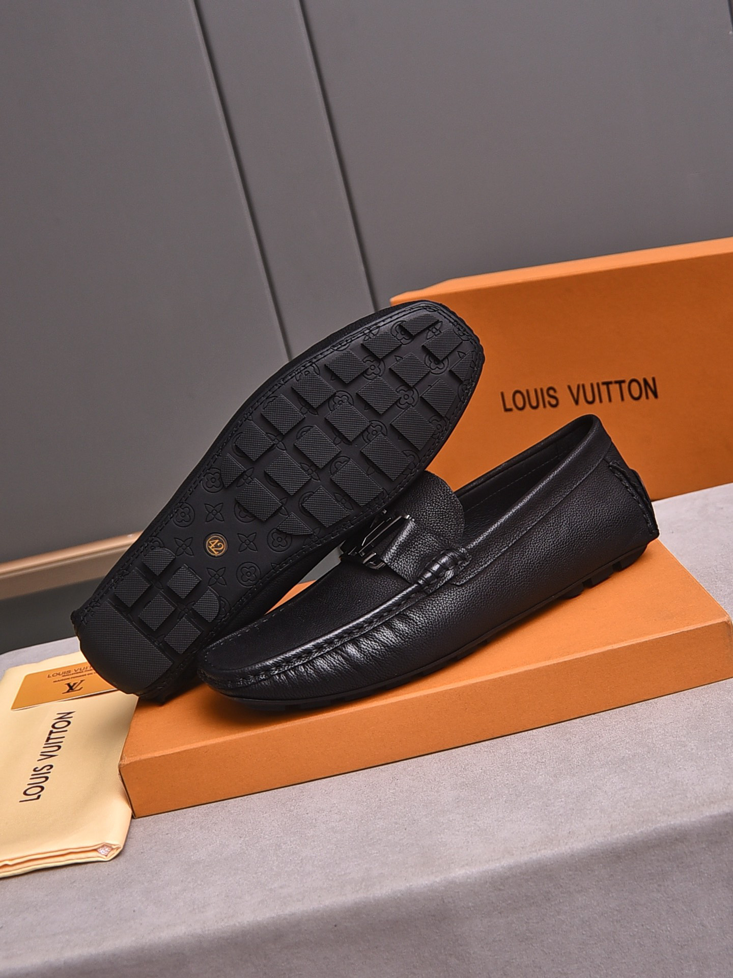Lv Sneakers-97